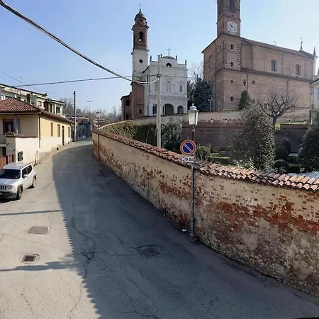 Lägenhet L'angolo Di Roero
