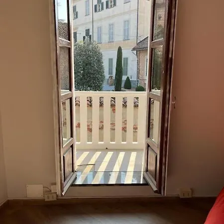 Lägenhet L'angolo Di Roero *